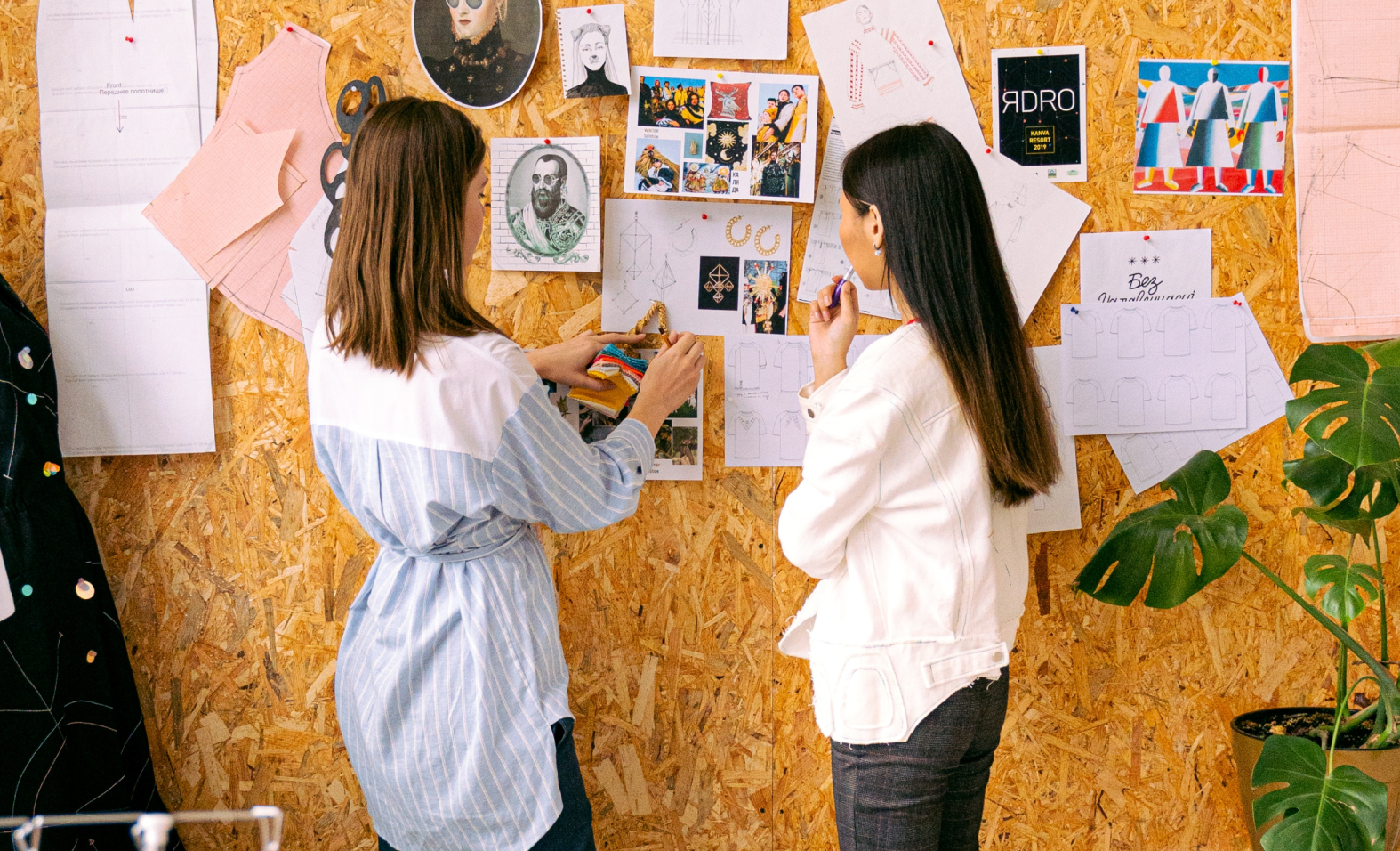 two women brainstorming